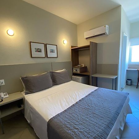 Malibu Plaza Hotel เลาโร เด เฟรย์ตัส ภายนอก รูปภาพ