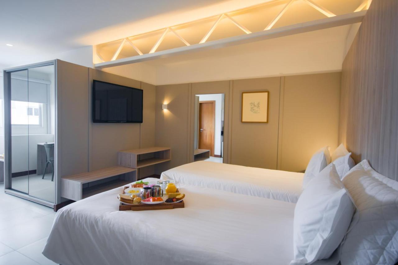 Malibu Plaza Hotel เลาโร เด เฟรย์ตัส ภายนอก รูปภาพ