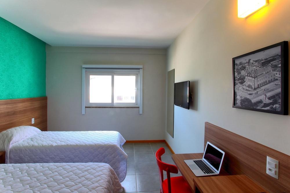 Malibu Plaza Hotel เลาโร เด เฟรย์ตัส ภายนอก รูปภาพ