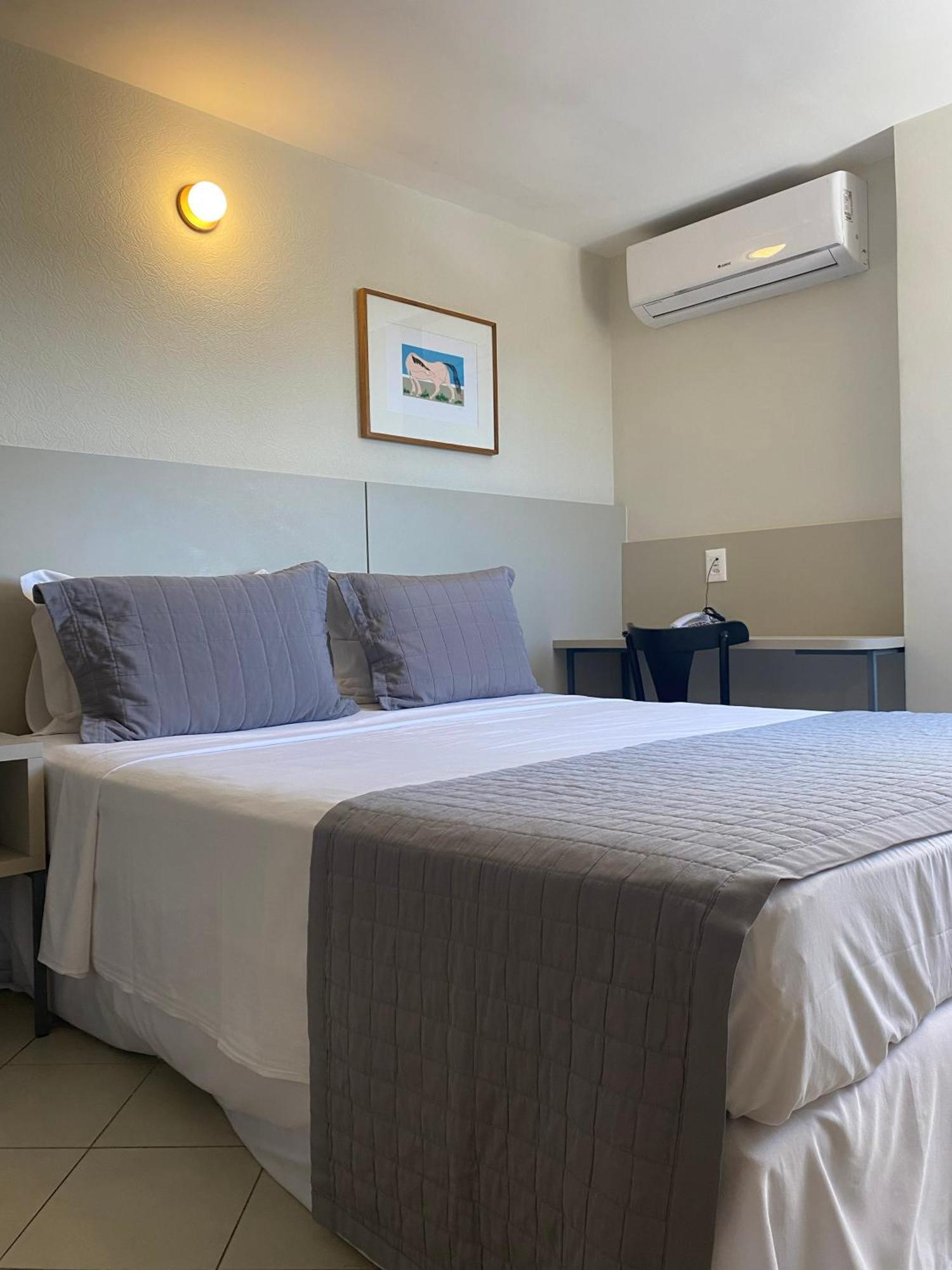 Malibu Plaza Hotel เลาโร เด เฟรย์ตัส ภายนอก รูปภาพ