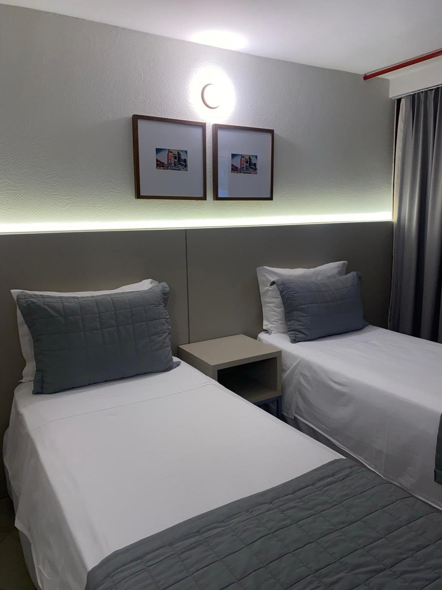 Malibu Plaza Hotel เลาโร เด เฟรย์ตัส ภายนอก รูปภาพ
