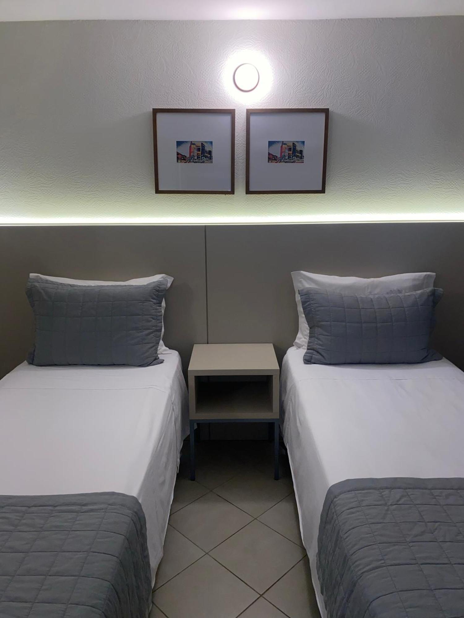 Malibu Plaza Hotel เลาโร เด เฟรย์ตัส ภายนอก รูปภาพ