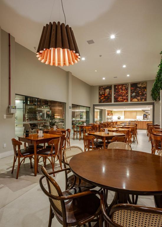 Malibu Plaza Hotel เลาโร เด เฟรย์ตัส ภายนอก รูปภาพ