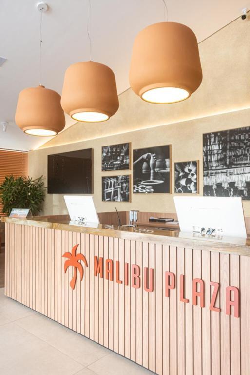 Malibu Plaza Hotel เลาโร เด เฟรย์ตัส ภายนอก รูปภาพ