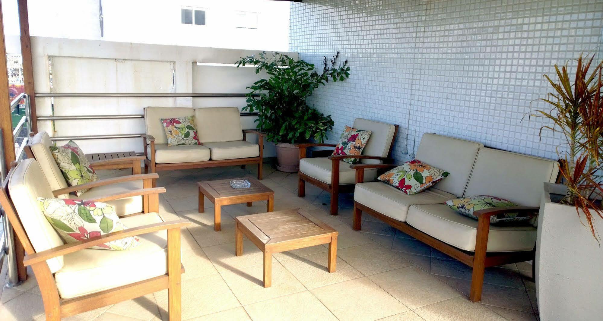 Malibu Plaza Hotel เลาโร เด เฟรย์ตัส ภายนอก รูปภาพ